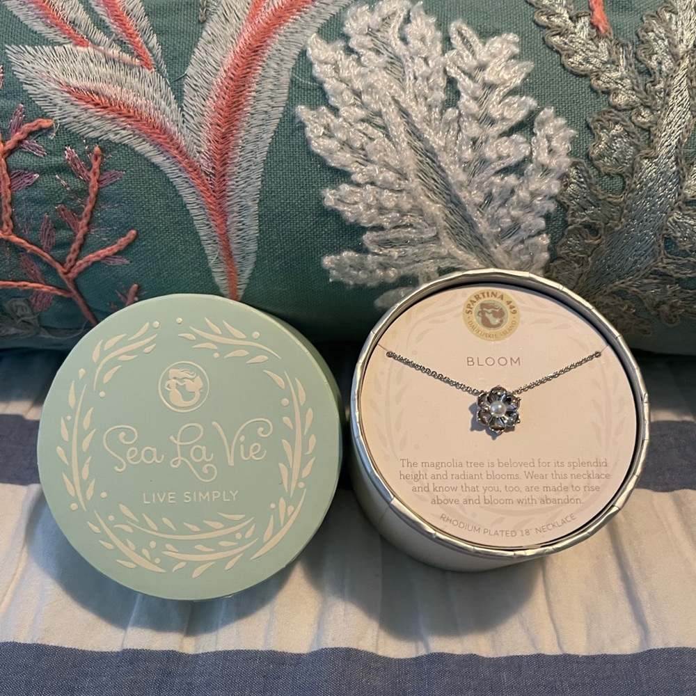 Spartina 449 Necklace Magnolia Tree - Picture 5 of 8